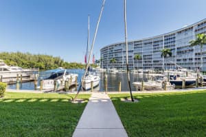 1427 E Hillsboro Blvd, Deerfield Beach, FL 33441, Sold 01/07/22