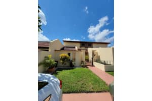 19252 NW 65th Ct, Hialeah, FL 33015, Sold 11/15/21