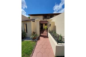 19252 NW 65th Ct, Hialeah, FL 33015, Sold 11/15/21