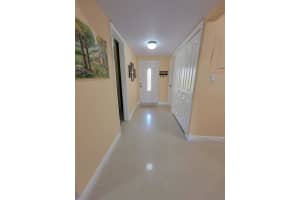 19252 NW 65th Ct, Hialeah, FL 33015, Sold 11/15/21