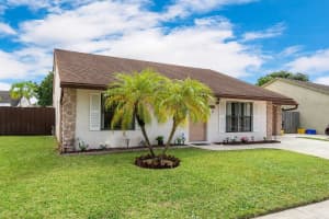 MLS# R10750069, Lake Worth, Florida 33463