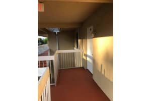 907 Twin Lakes Dr, Coral Springs, FL 33071, Sold 01/04/22