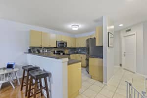 656 Imperial Lake Rd, West Palm Beach, FL 33413, Sold 11/08/21