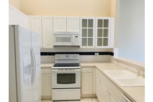 223 E Coral Trace Cir, Delray Beach, FL 33445, Sold 12/01/21