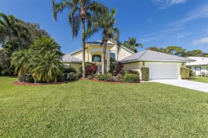 8350 SE Woodcrest Pl, Hobe Sound, FL 33455, Sold 12/15/21