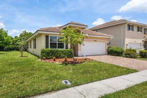4827 Foxtail Palm Ct, Greenacres, FL 33463, Sold 11/19/21