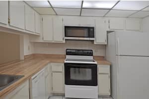 7380 NW 1st St, Plantation, FL 33317, Sold 12/08/21