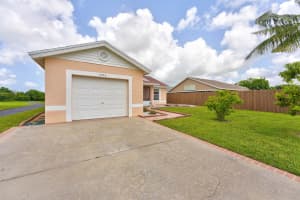 6886 Barnwell Dr, Boynton Beach, FL 33437, Sold 12/02/21