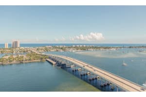 2640 Lake Shore Dr, Riviera Beach, FL 33404, Sold 03/24/22