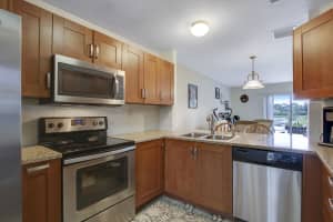 859 Summit Lake Dr, West Palm Beach, FL 33406, Sold 01/11/22