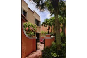 89 Uno Lago Dr, North Palm Beach, FL 33408, Sold 11/10/21