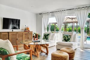 724 NW 4th St, Boca Raton, FL 33486, Sold 12/10/21