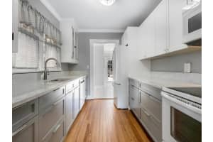 725 Palm St, West Palm Beach, FL 33401, Sold 02/23/22