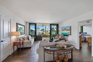 8200 Lakeshore Dr, Hypoluxo, FL 33462, Sold 11/30/21