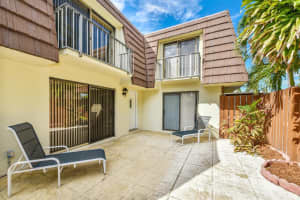 3968 August Dr, Lake Worth, FL 33461, Sold 11/29/21