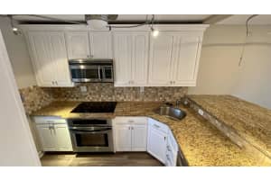 698 NE Spanish River Blvd, Boca Raton, FL 33431, Sold 12/18/21
