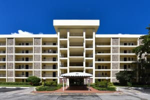2751 N Palm Aire Dr, Pompano Beach, FL 33069, Sold 11/10/21