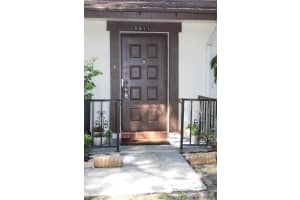 6611 S Parkway Dr, Margate, FL 33068, Sold 01/24/22