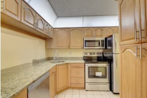 201 Foxtail Dr APT B1, Greenacres, FL 33415, Sold 11/17/21