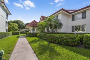 105 Half Moon Cir APT B1, Hypoluxo, FL 33462, Sold 11/15/21