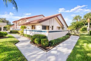 6060 SE Martinique Dr, Stuart, FL 34997, Sold 11/22/21