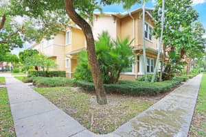 880 Millbrae Ct, West Palm Beach, FL 33401, Sold 11/01/21