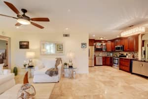 336 Pine Ridge Cir c2, Greenacres, FL 33463, Sold 11/08/21