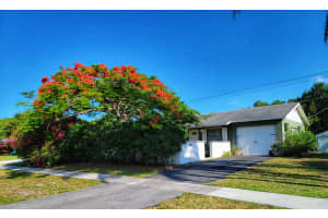 1006 Mohican Blvd, Jupiter, FL 33458, Sold 04/15/22