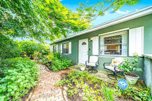 1006 Mohican Blvd, Jupiter, FL 33458, Sold 04/15/22