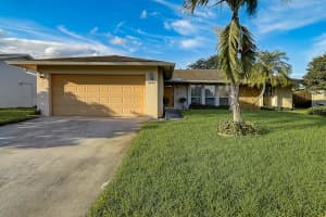 5444 Sandhurst Cir S, Lake Worth, FL 33463, Sold 01/21/22