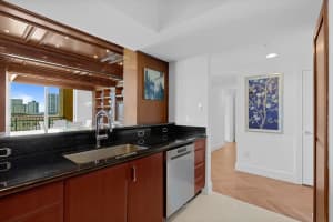 403 S Sapodilla Ave, West Palm Beach, FL 33401, Sold 05/04/22