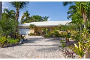 939 Eve St, Delray Beach, FL 33483, Sold 03/31/22