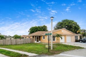 10377 Boynton Pl Cir, Boynton Beach, FL 33437, Sold 02/01/22