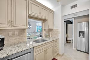 250 NE 20th St, Boca Raton, FL 33431, Sold 01/25/22
