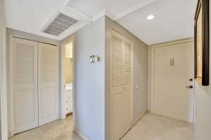 250 NE 20th St, Boca Raton, FL 33431, Sold 01/25/22