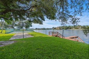 392 Golfview Rd, North Palm Beach, FL 33408, Sold 11/18/21