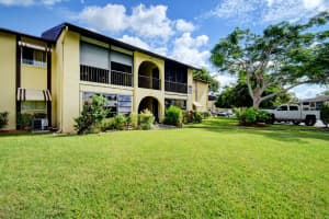 325 Pine Ridge Cir d1, Greenacres, FL 33463, Sold 11/22/21