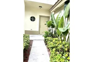 7655 Sonesta Shores Dr, Lake Worth, FL 33463, Sold 11/29/21