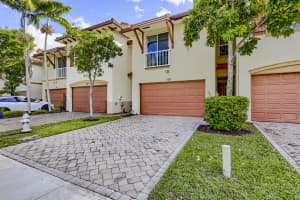129 E Prive Cir, Delray Beach, FL 33445, Sold 12/03/21