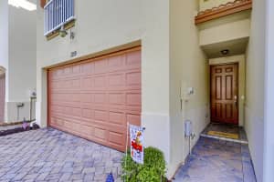 129 E Prive Cir, Delray Beach, FL 33445, Sold 12/03/21