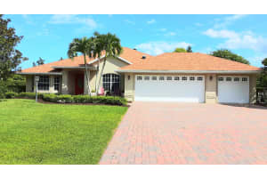 230 39th Ct, Vero Beach, FL 32968, Sold 11/29/21