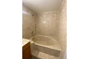 8 Crossings Cir, Boynton Beach, FL 33435, Sold 12/13/21