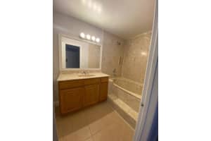 8 Crossings Cir, Boynton Beach, FL 33435, Sold 12/13/21