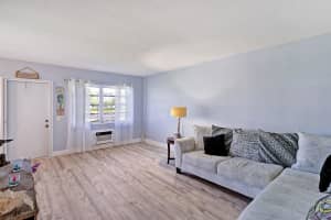 2542 S Federal Hwy, Boynton Beach, FL 33435, Sold 05/12/22