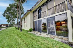 10359 S Circle Lake Dr, Boynton Beach, FL 33437, Sold 12/09/21