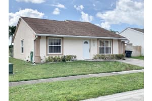 5553 Priscilla Ln, Lake Worth, FL 33463, Sold 12/15/21
