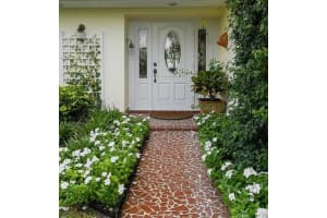 1040 Gulfstream Way, West Palm Beach, FL 33404, Sold 11/30/21