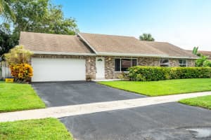17680 Oakwood Ave, Boca Raton, FL 33487, Sold 12/08/21