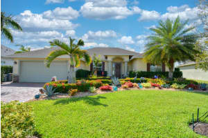 460 SW Vista Lake Dr, Port St. Lucie, FL 34953, Sold 12/15/21