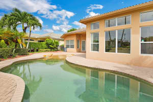 9244 Pineville Dr, Lake Worth, FL 33467, Sold 01/06/22